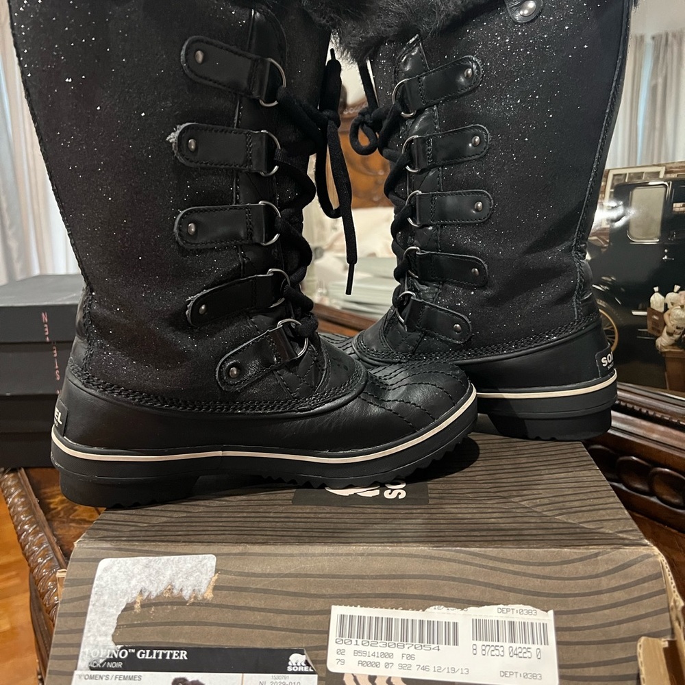 Sorel Tofino Glitter Boots size 7